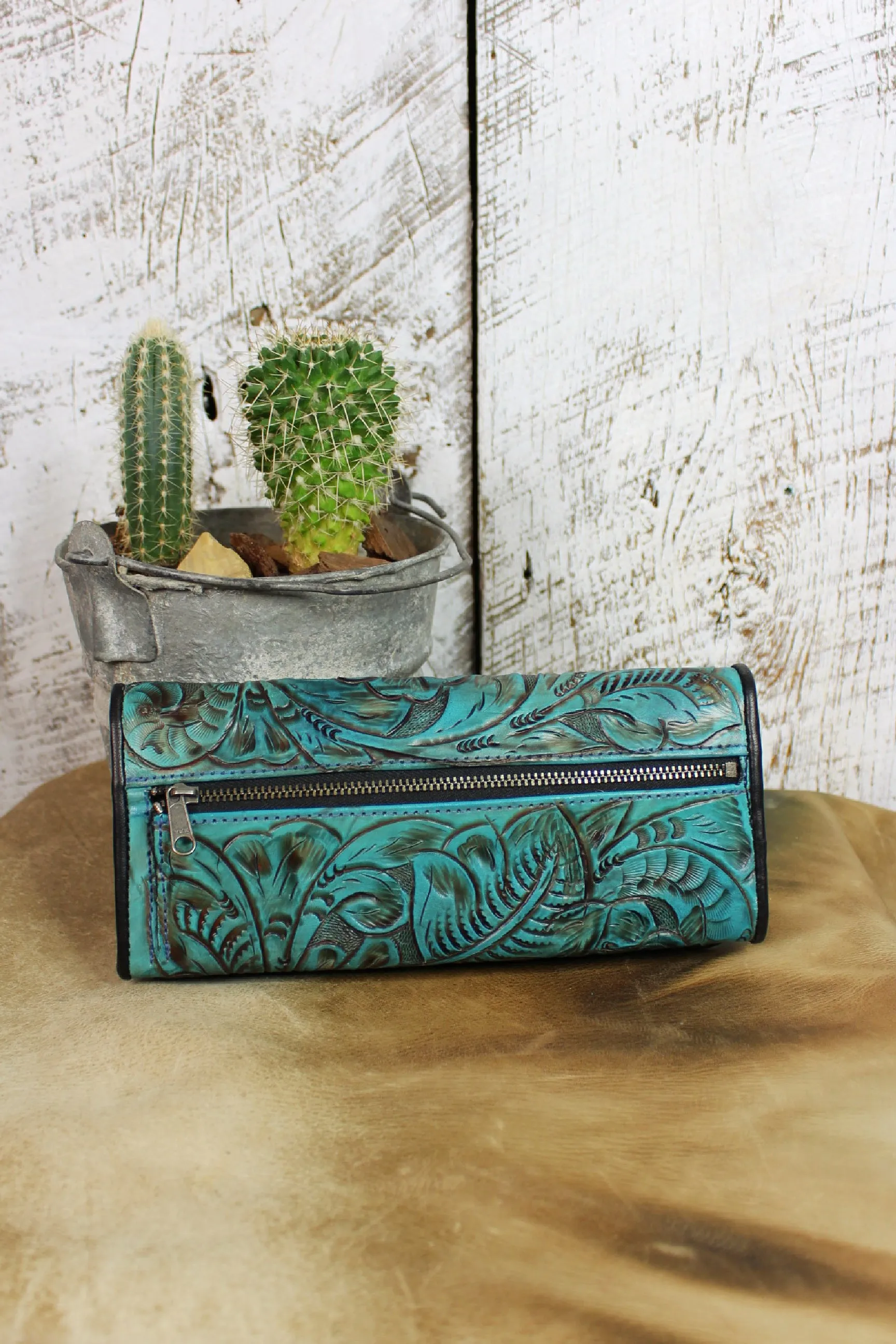 Antonio Tooled Leather Wallet in Turquoise