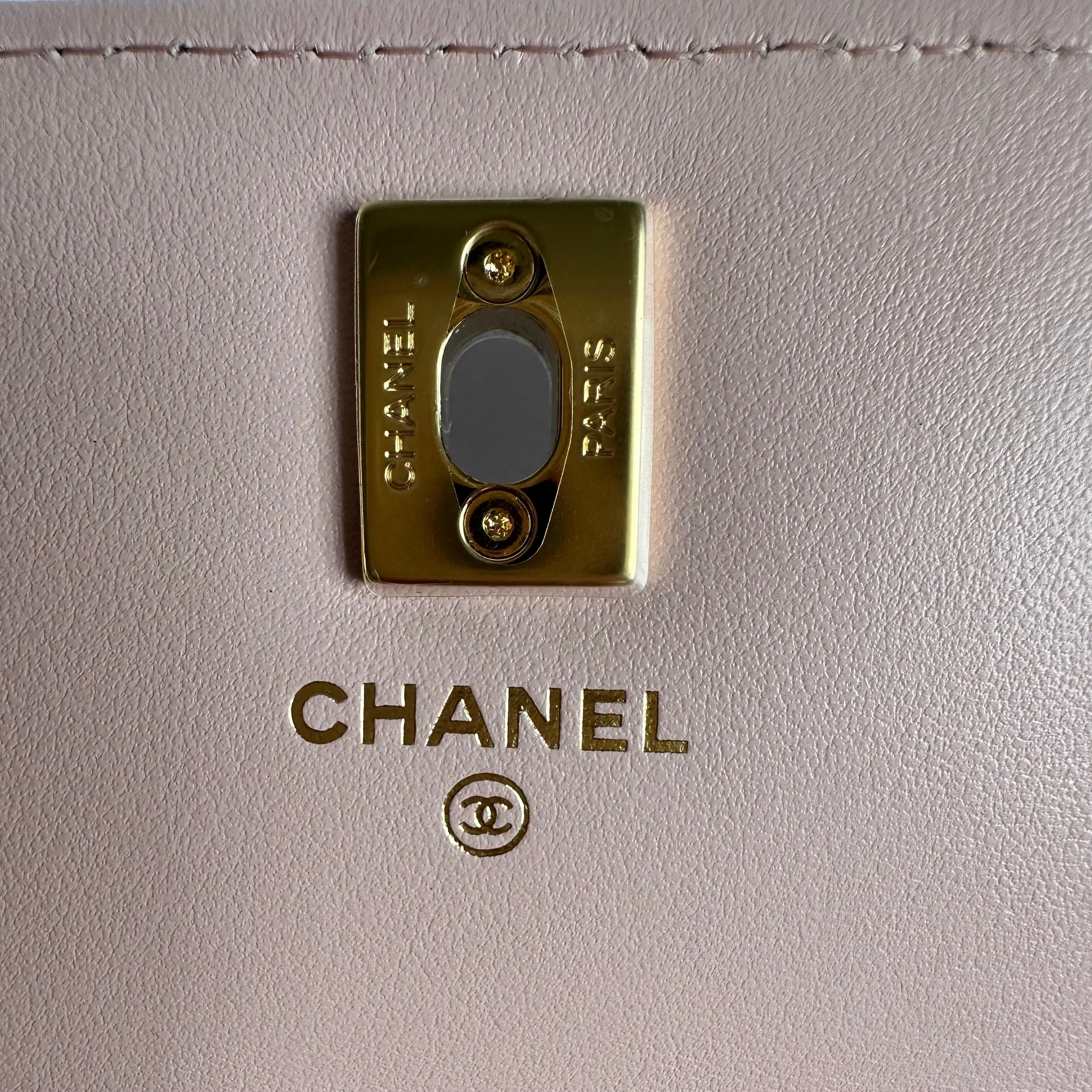 Chanel SS23 Wallet On Chain w/ Charm (NWT)